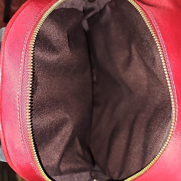 Backpack - Picture 3 of 4